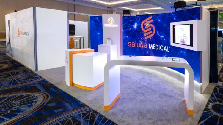 The Saluda Medical event exhibit booth